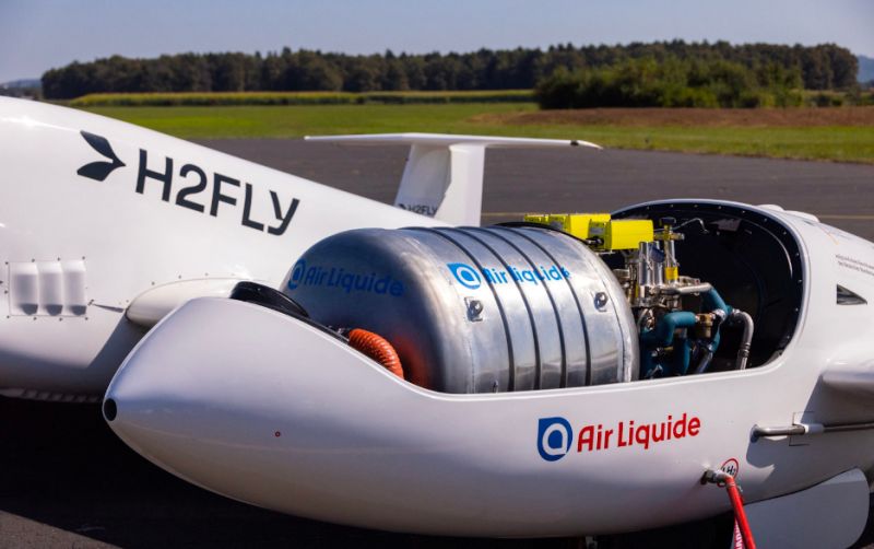 Wasserstoff-Tank eines Flugzeugs von H2FLY in Großaufnahme